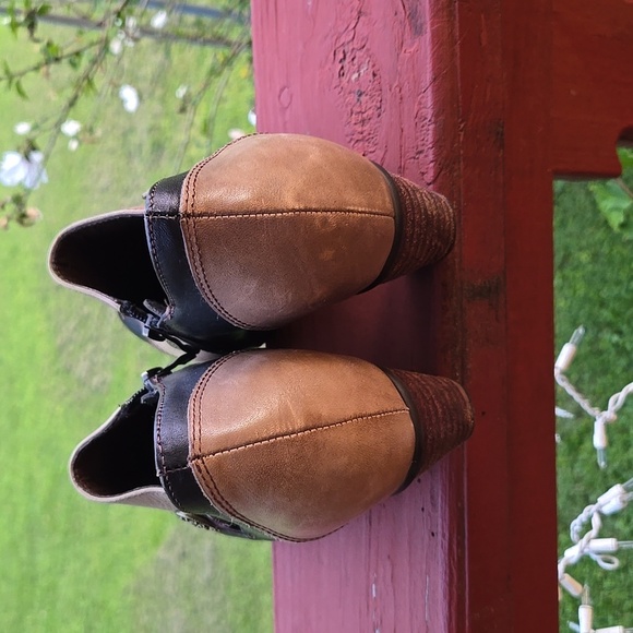 L'Artiste SPRINGSTEP Vintage Look 1930s Style Side Zipper Pump Tan Black 39 - Picture 4 of 8